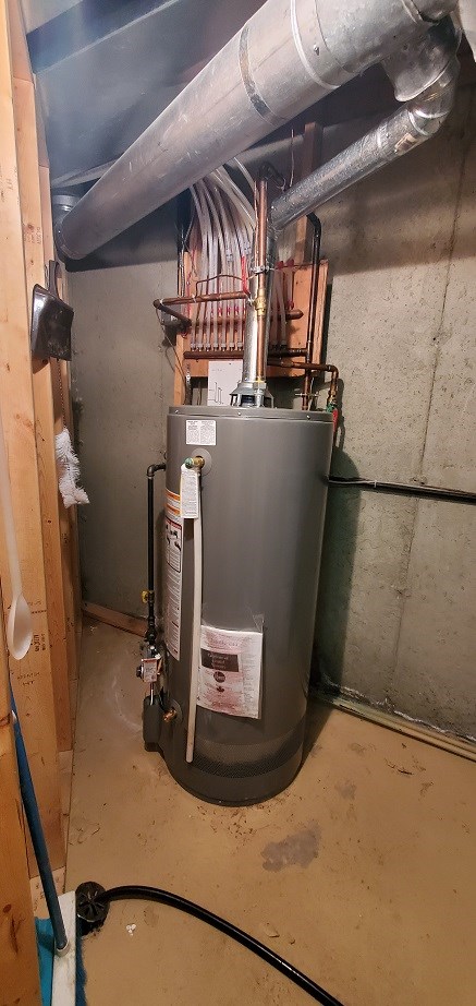 Hot water tank